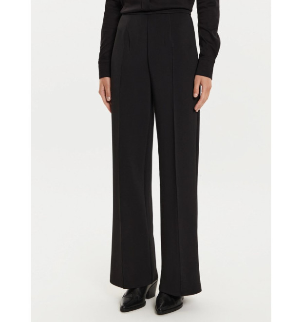 Dámske klasické elegantné nohavice Calvin Klein čierne Dámske klasické elegantné nohavice Calvin Klein čierne