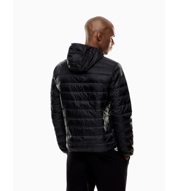 EA7 Emporio Armani pánska prešívaná bunda s kapucňou zlaté logo čierna EA7 Emporio Armani pánska prešívaná bunda s kapucňou zlaté logo čierna