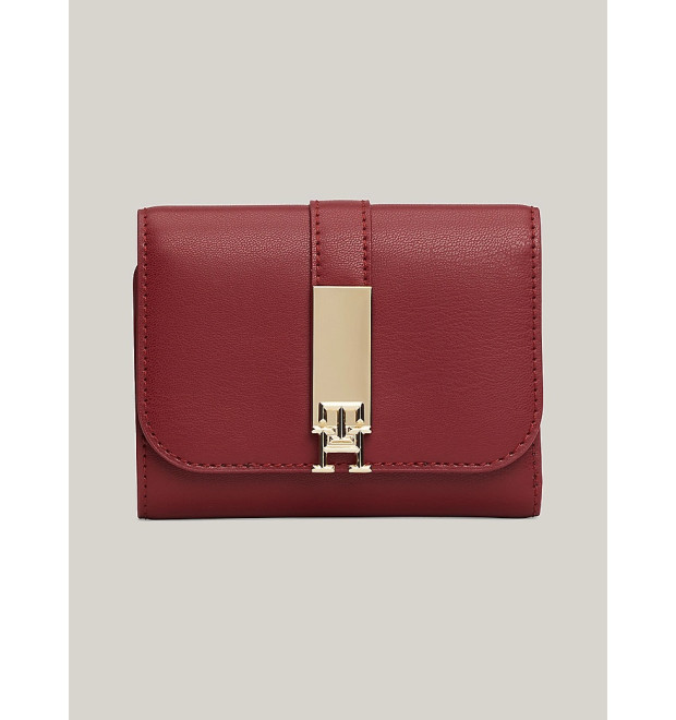 Dámska penaženka s monogramom Tommy Hilfiger v červenej farbe Dámska penaženka s monogramom Tommy Hilfiger v červenej farbe