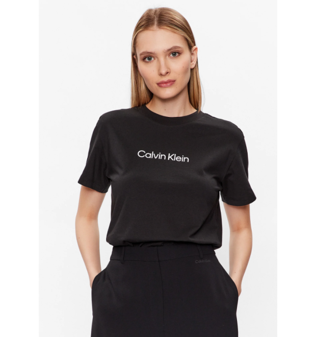 Dámske čierne tričko od značky Calvin Klein