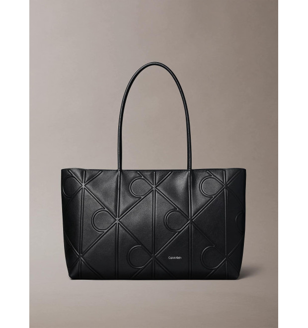 Calvin Klein dámska tote kabelka s embossovaným monogramom čierna