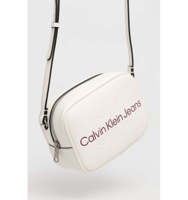 Calvin Klein dámska malá crossbody taška biela Calvin Klein dámska malá crossbody taška biela