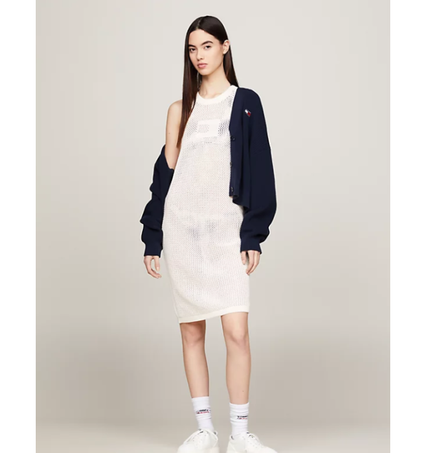 Háčkované šaty bez rukávov Tommy Jeans biele Háčkované šaty bez rukávov Tommy Jeans biele