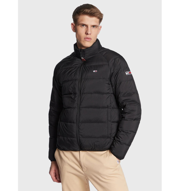 Pánska tenká čierna páperová bunda Tommy Jeans Pánska tenká čierna páperová bunda Tommy Jeans