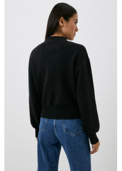 Elegantný čierny pulóver Calvin Klein 
