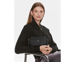 Malá čierna kabelka značky Calvin Klein