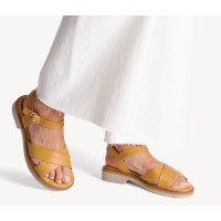 Dámske sandálky vo farbe mango Tamaris
