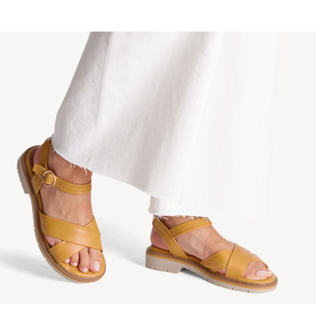 Dámske sandálky vo farbe mango Tamaris Dámske sandálky vo farbe mango Tamaris