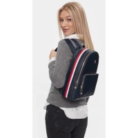 Dámsky tmavomodrý batoh Tommy Hilfiger Dámsky tmavomodrý batoh Tommy Hilfiger
