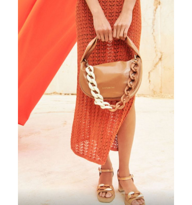 Hnedá crossbody kabelka Hispanitas s retiazkou Hnedá crossbody kabelka Hispanitas s retiazkou