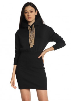 Čierne krátke šaty Calvin Klein s kapucňou