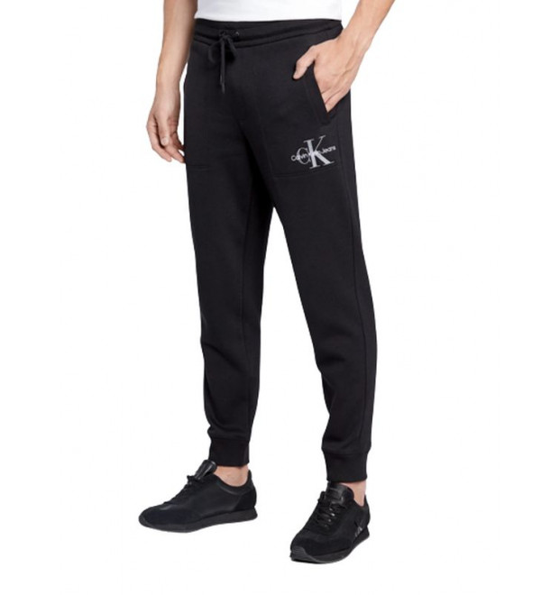 Pánske tepláky Calvin Klein v čiernej farbe Pánske tepláky Calvin Klein v čiernej farbe