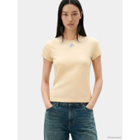 Tommy Hilfiger Slim tričko s textúrovaným logom béžové Tommy Hilfiger Slim tričko s textúrovaným logom béžové
