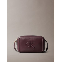 Calvin Klein Bold Monogram Camera taška bordová