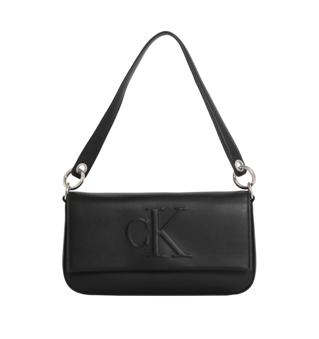 Calvin Klein Jeans malá kabelka s klopou čierna Calvin Klein Jeans malá kabelka s klopou čierna