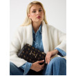 Guess Silia 4G crossbody kabelka hnedá Guess Silia 4G crossbody kabelka hnedá