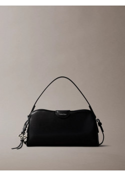 Calvin Klein kabelka Emblem Trio camera čierna