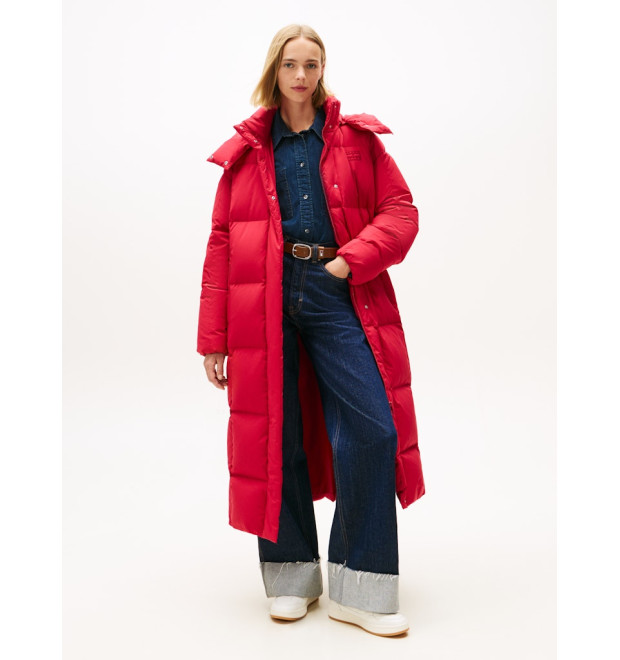 Tommy Jeans dámsky dlhý zimný kabát červená