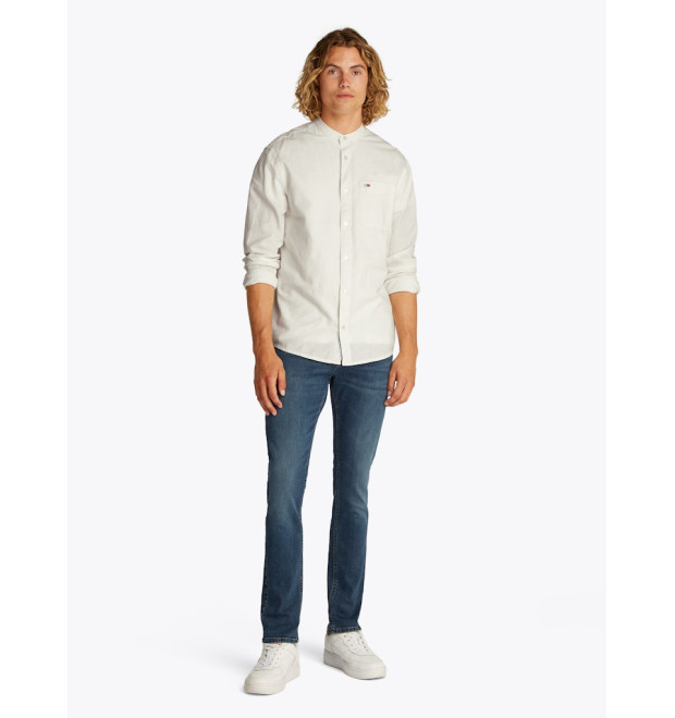 Tommy Jeans pánska košeľa s nízkym golierom biela Tommy Jeans pánska košeľa s nízkym golierom biela