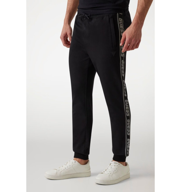 Guess pánske jogger nohavice čierne Guess pánske jogger nohavice čierne