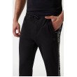 Guess pánske jogger nohavice čierne Guess pánske jogger nohavice čierne