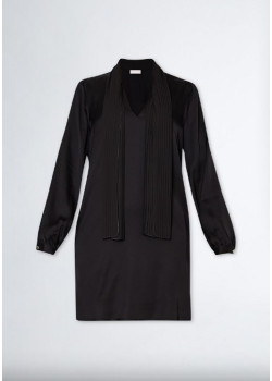 Krátke čierne šaty s plisovaným limcom LIU-JO 