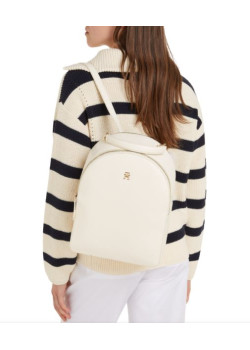 Dámsky elegantný batoh Tommy Hilfiger v smotanovej farbe