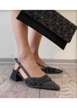 Elegantné čierne sandále Menbur