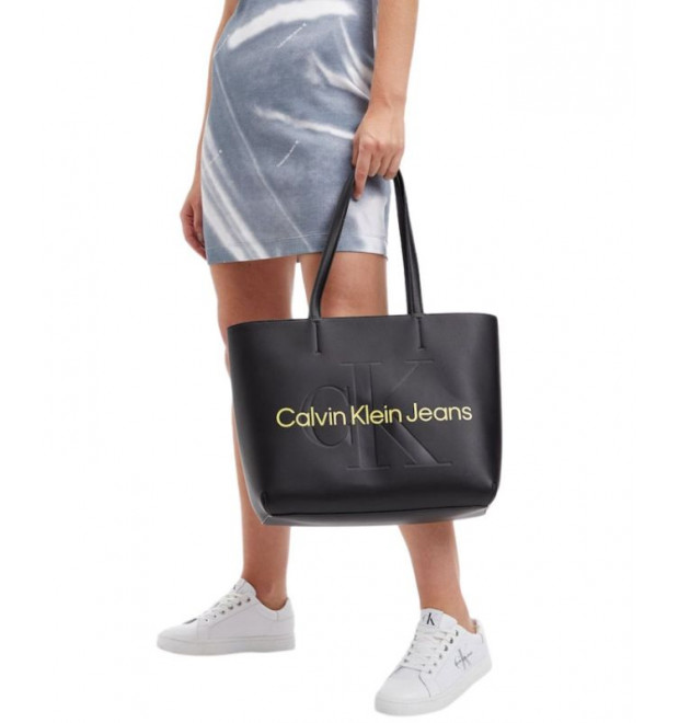 Čierna veľká kabelka Calvin Klein s potlačou