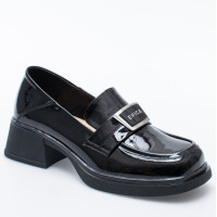 ČIERNE LESKLÉ KOŽENÉ ELEGANTNÉ MOKASÍNY NA PODPATKU ČIERNE LESKLÉ KOŽENÉ ELEGANTNÉ MOKASÍNY NA PODPATKU